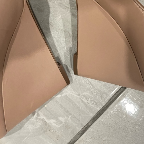 Pre loved Tory Burch Wedges size 7. - Picture 3 of 4